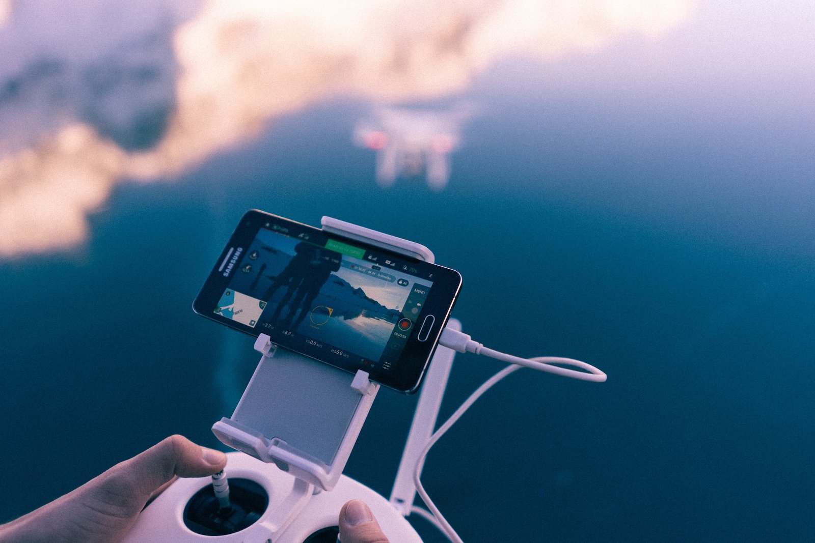 Latest Vlogging Lightweight Devices For Your Next Trip